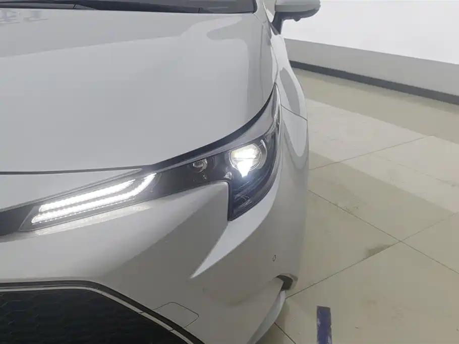 Toyota Levin 2022 Dual Engine 1.8H E-CVT Luxury Edition фото 5