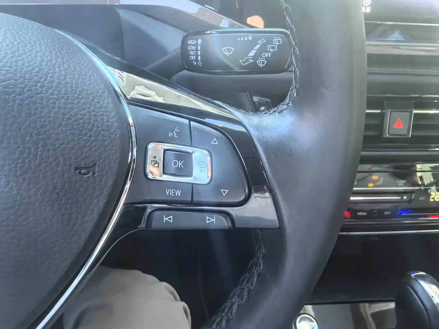 Volkswagen Tharu 2022 280TSI 2WD Comfort фото 13