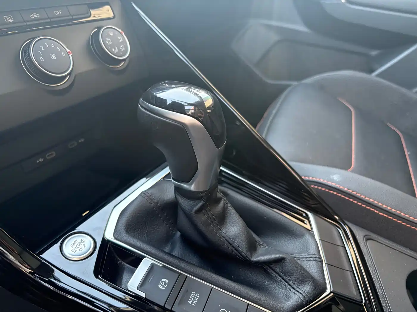 Volkswagen Tayron 2021 330TSI 2WD 30th Anniversary Edition фото 8