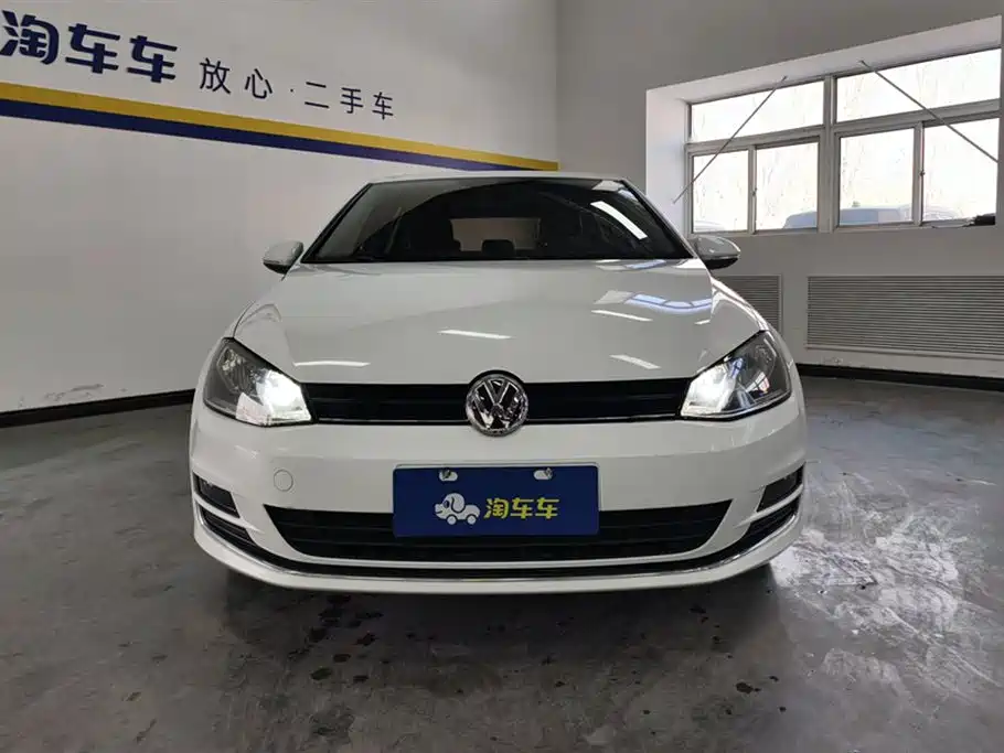 Volkswagen Golf 2015 1.6L Automatic Fashion фото 2