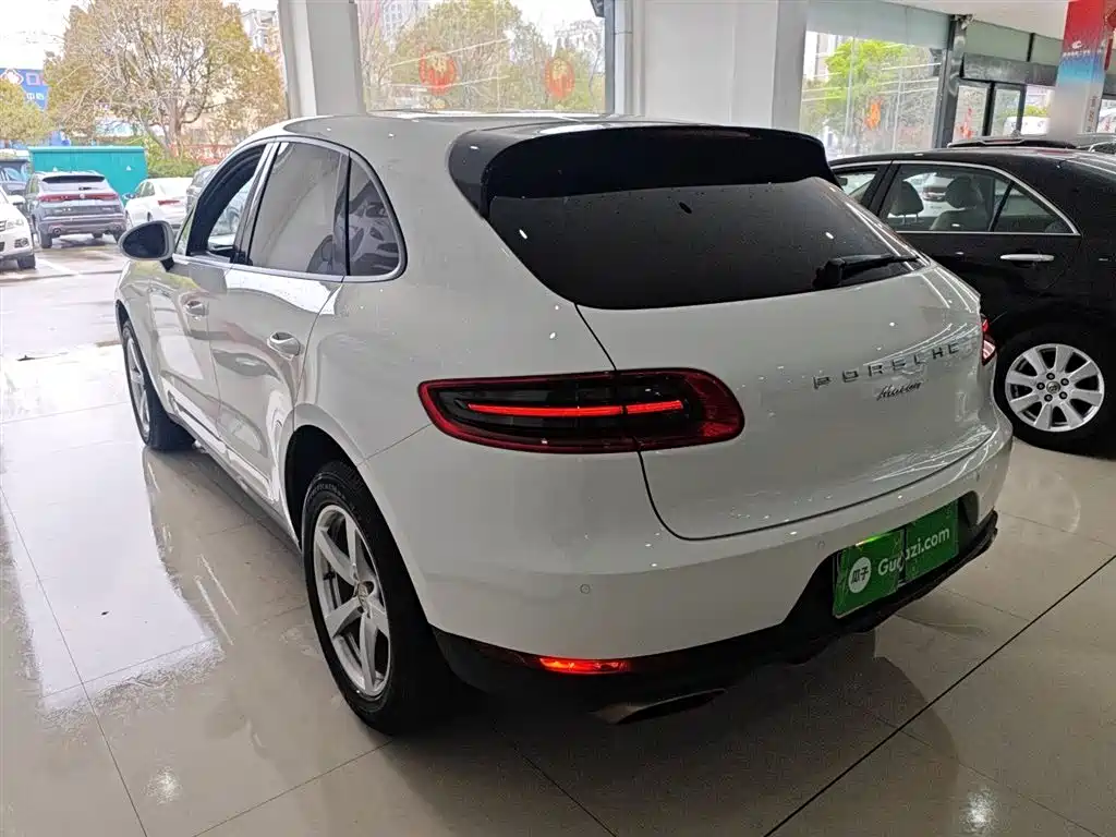 Porsche Macan 2017 Macan 2.0T фото 23