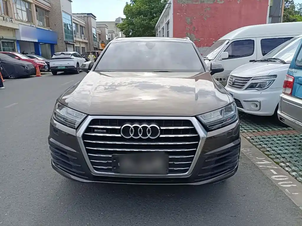 Photo 3 - Audi Q7