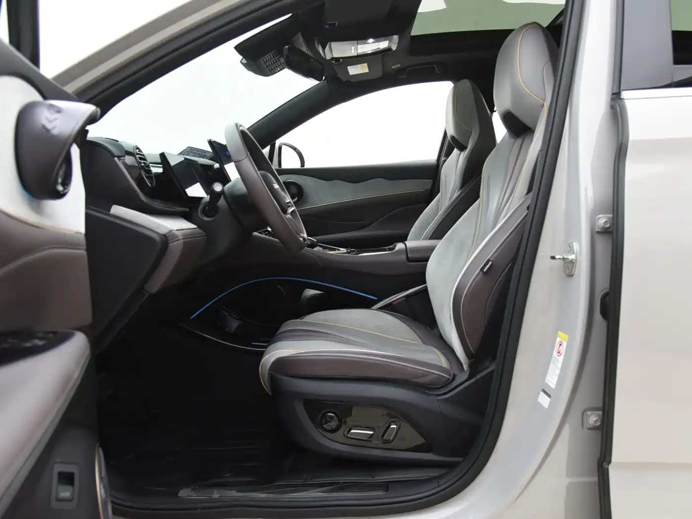 BYD Frigate 07 2023 DM-i 205KM Flagship фото 6