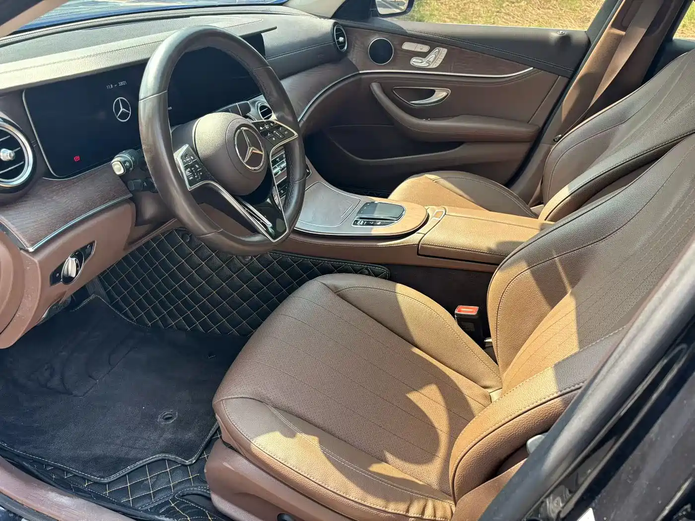 Mercedes-Benz E-Class New Energy 2023 E 350 e L Plug-in Hybrid Sedan фото 4