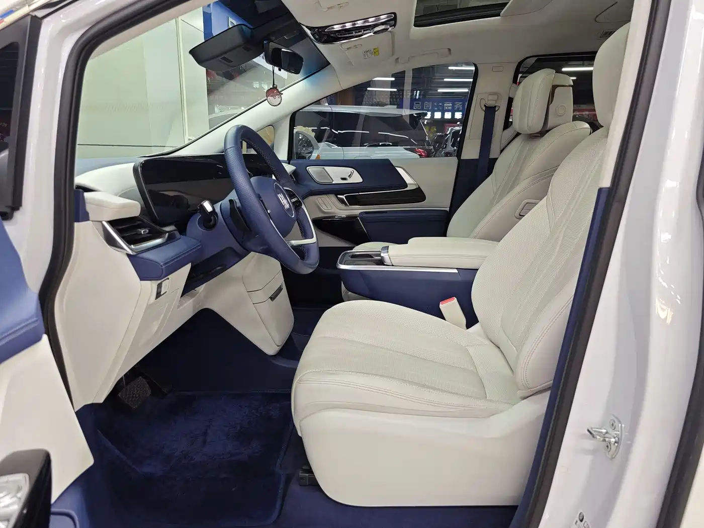 Buick Century 2023 2.0T 6-Seat World Edition фото 5