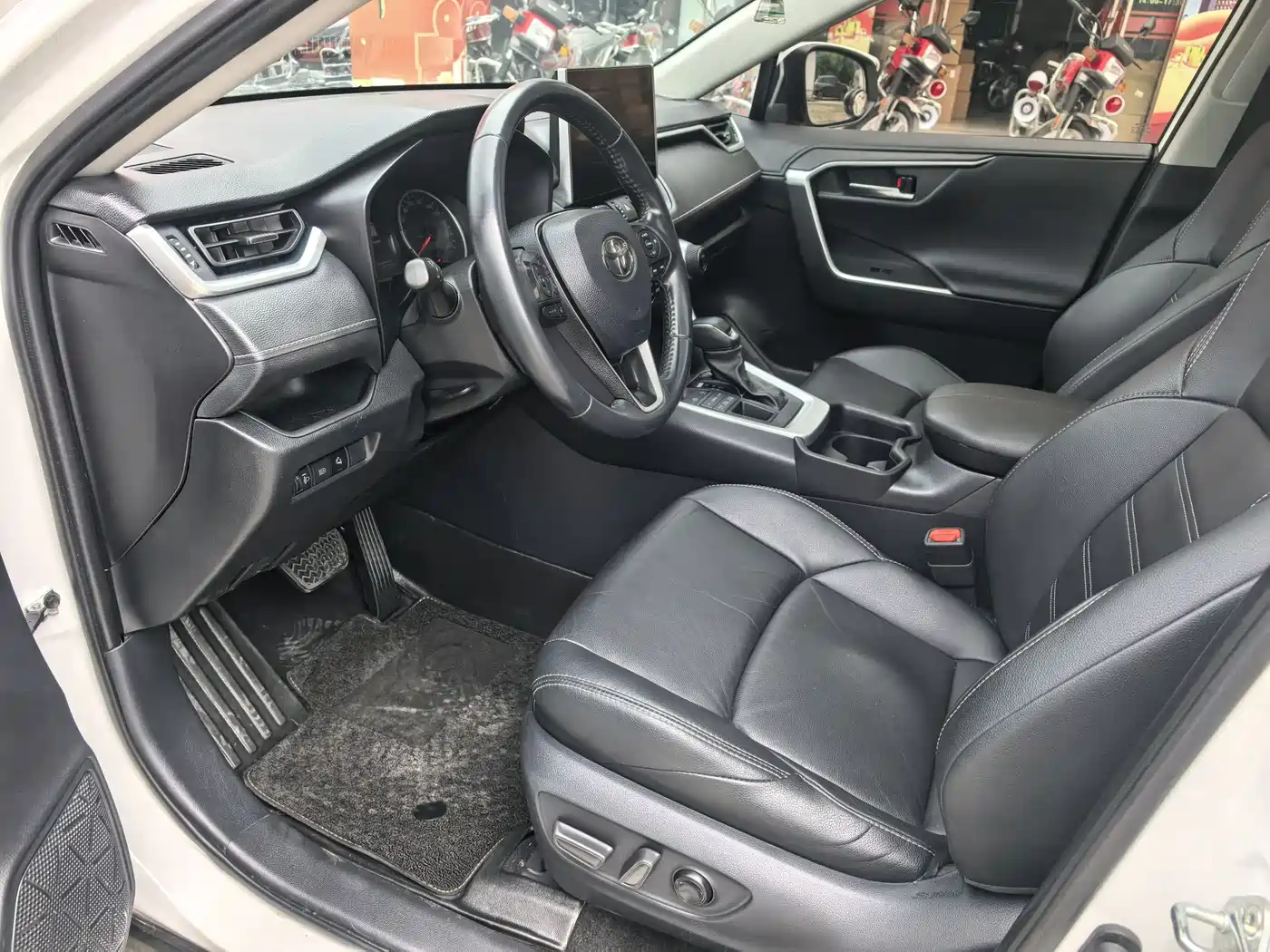 Toyota Wildlander 2022 2.0L CVT AWD Luxury PLUS Edition фото 8