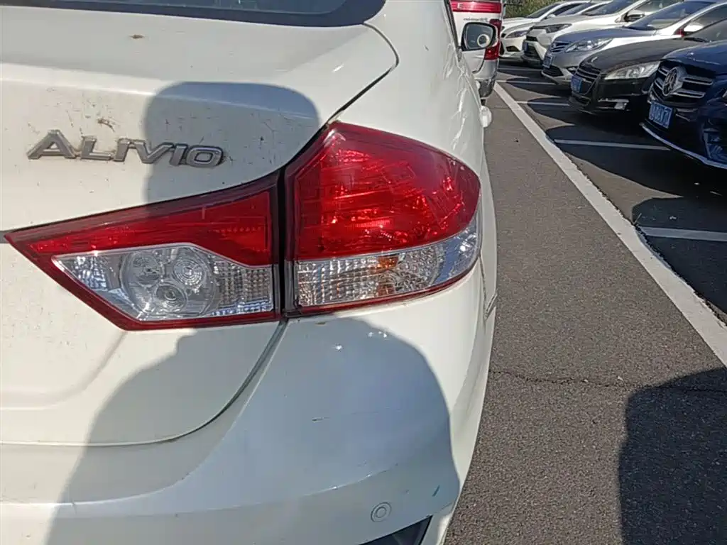 Suzuki Alivio 2016 2015 1.6L Manual Comfort