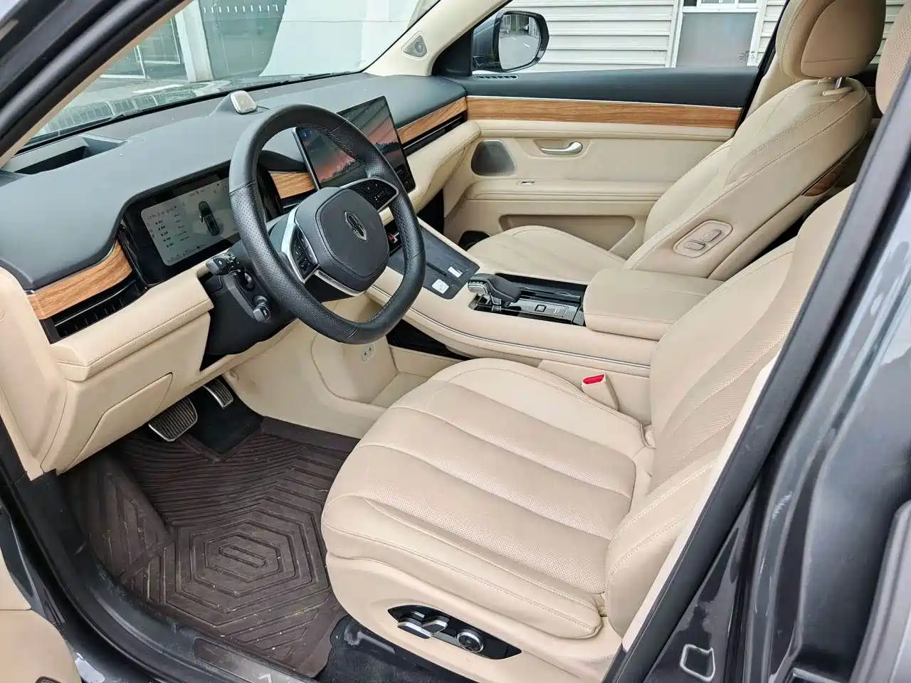 AITO Wenjie AITO M7 2022 1.5T RWD Comfort Edition фото 3