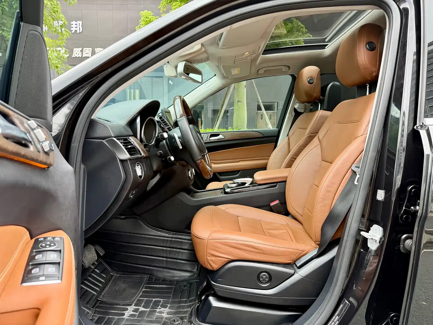 Mercedes-Benz GLS 2016 GLS 400 4MATIC Luxury фото 14