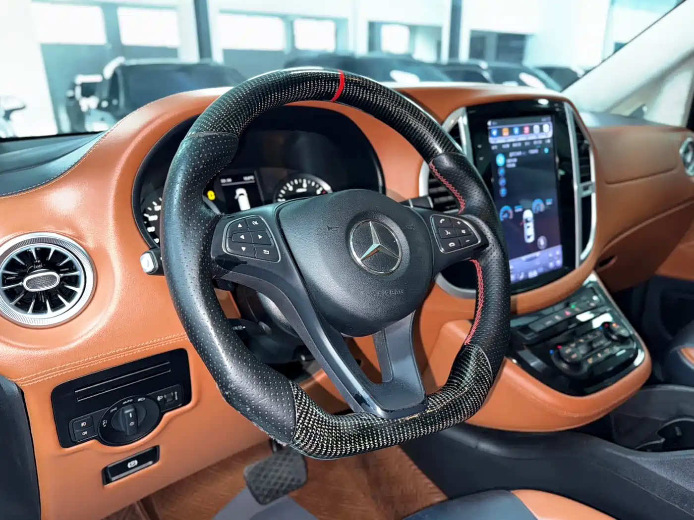 Mercedes-Benz Vito 2018 2.0T Business Edition China VI фото 6
