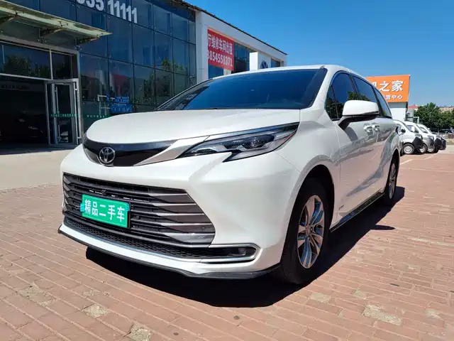 Toyota Sienna 2024 2.5L Hybrid 4WD Premium Edition