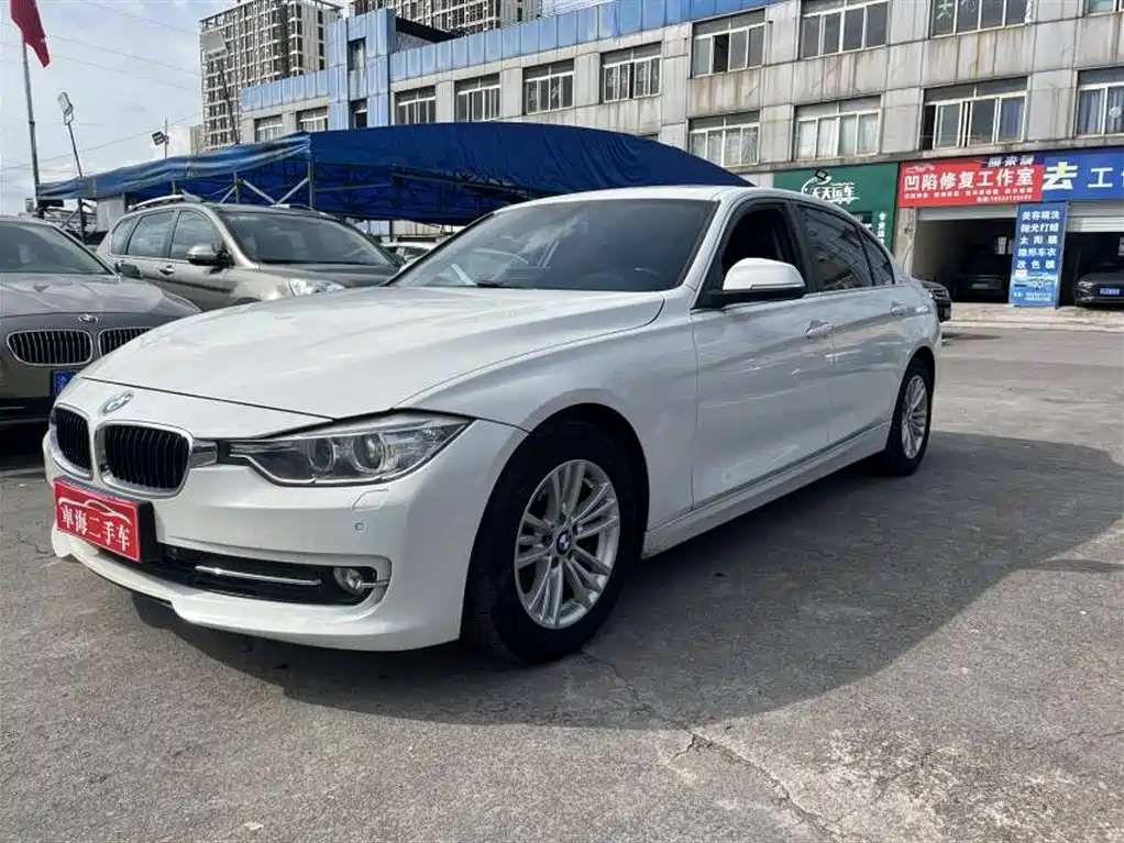 BMW 3 Series 2014 320Li Fashion фото 3