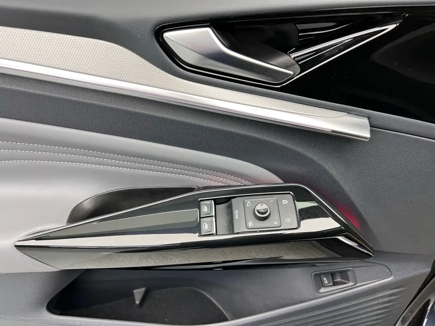 VOLKSWAGEN ID.4 CROZZ