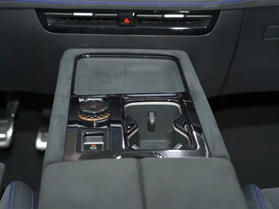 Volkswagen Teramont 2025 Teramont Pro 450TSI 4WD Summit Edition фото 8