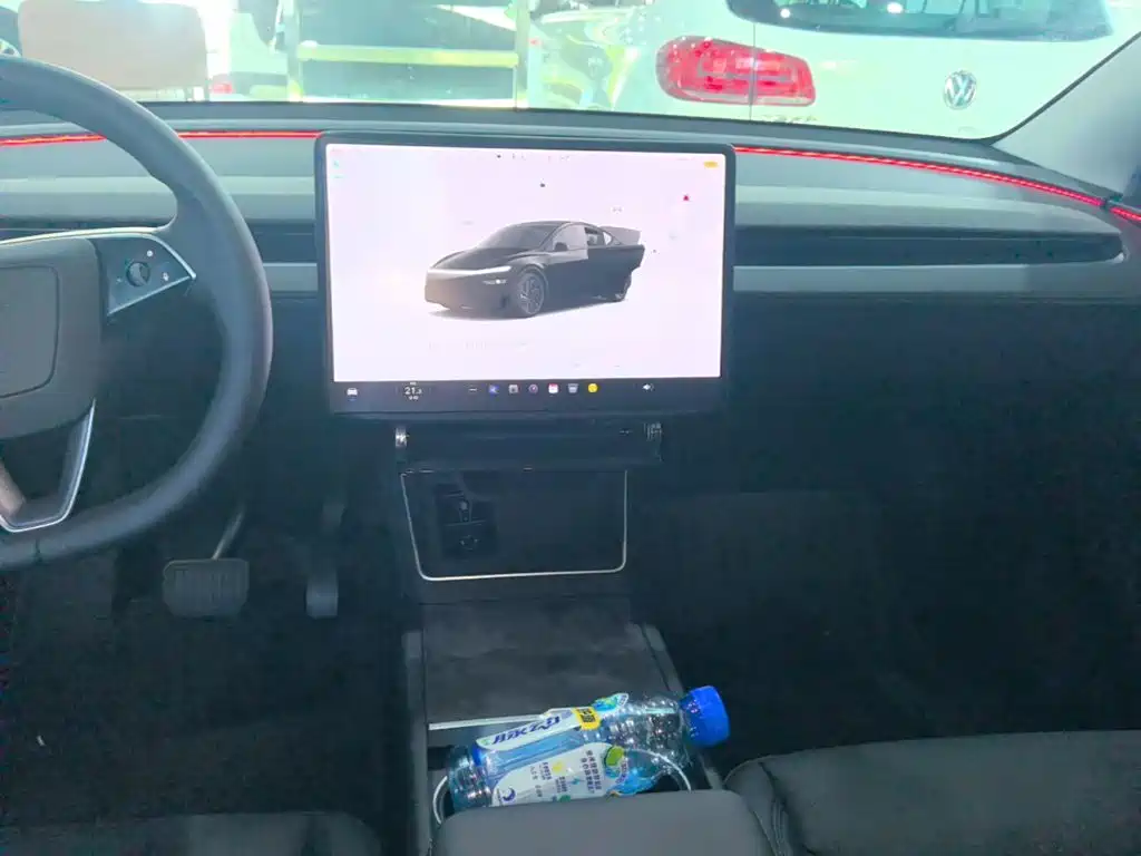 صورة 13 - Tesla Model Y