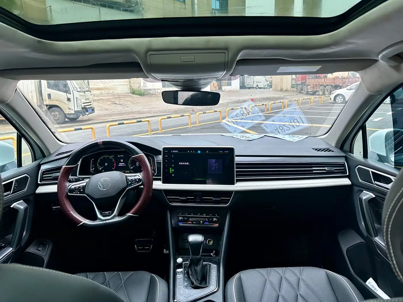 Volkswagen Tiguan L 2023 330TSI Auto 2WD R-Line Premium Edition фото 10