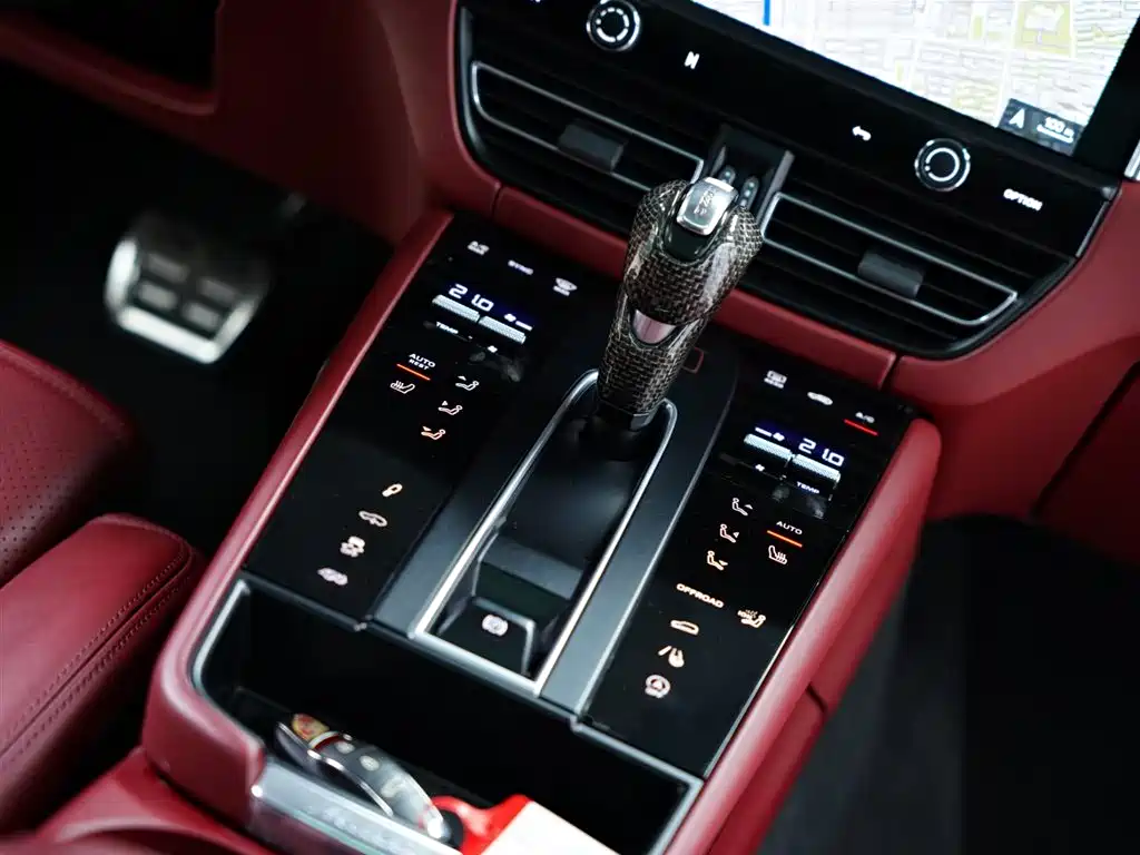 Porsche Macan 2023 Macan GTS 2.9T фото 52