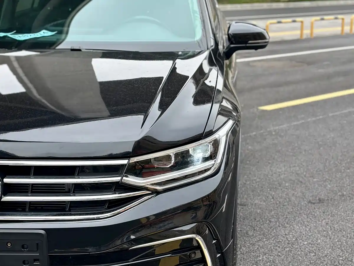Volkswagen Tiguan L 2023 330TSI Auto 2WD R-Line Premium Edition фото 4