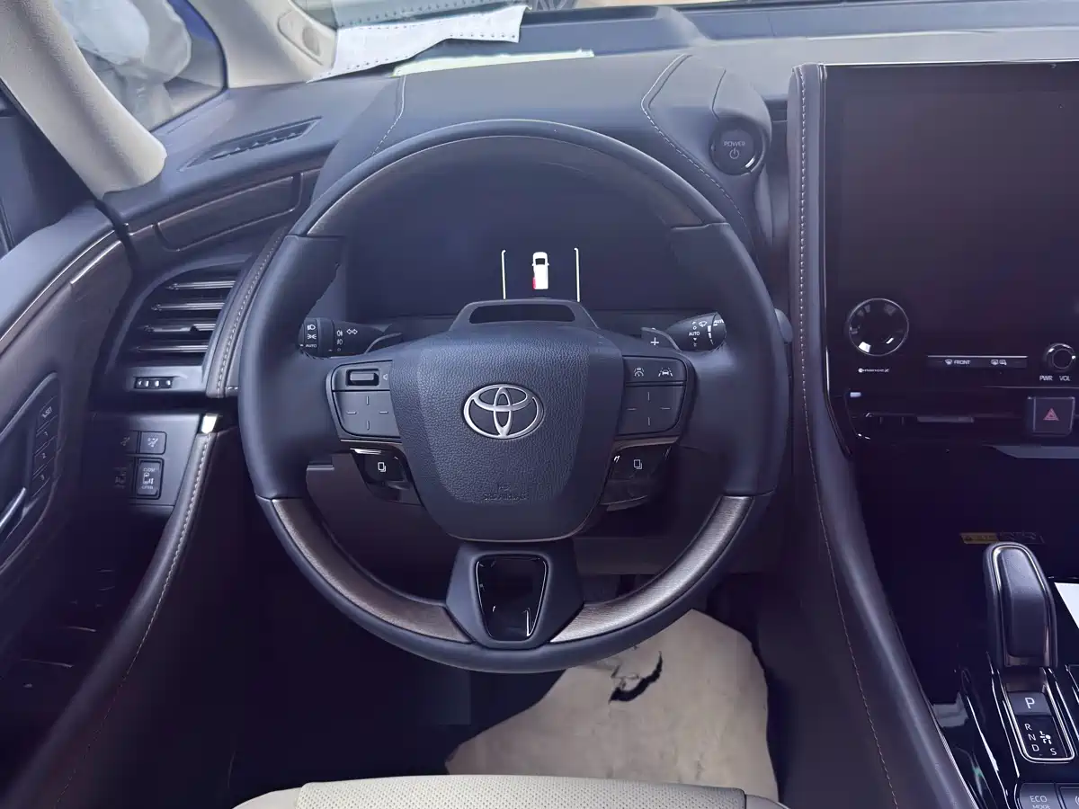 Toyota Alphard 2025 Hybrid 2.5L Ultimate Gold Edition фото 8