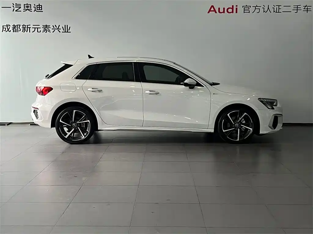 Audi A3 2024 Model Sportback 35 TFSI Fashion Sport фото 3