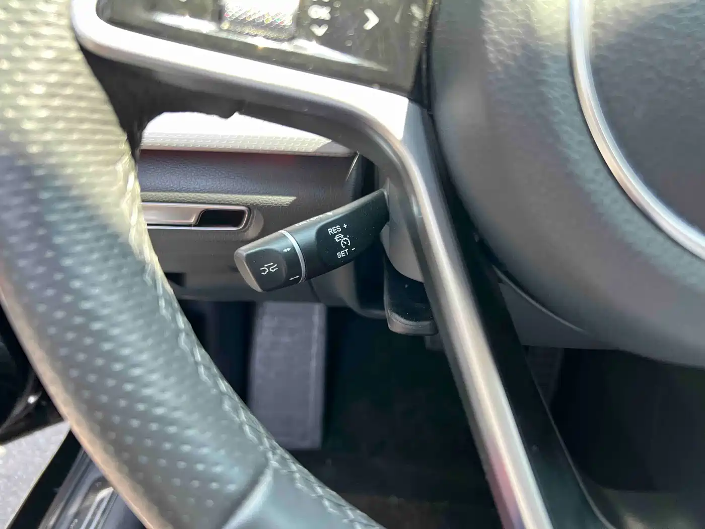 Hongqi H5 2024 2.0T Automatic Smart Connect Flag Smooth Edition фото 27