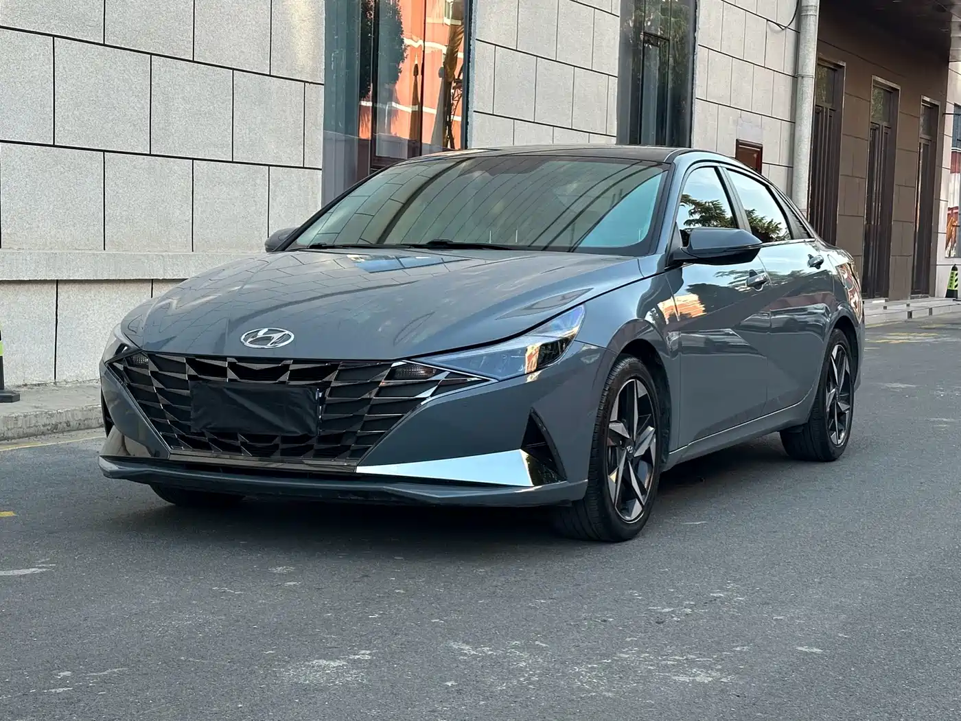 Hyundai Elantra 2022 1.5L CVT LUX Premium Edition