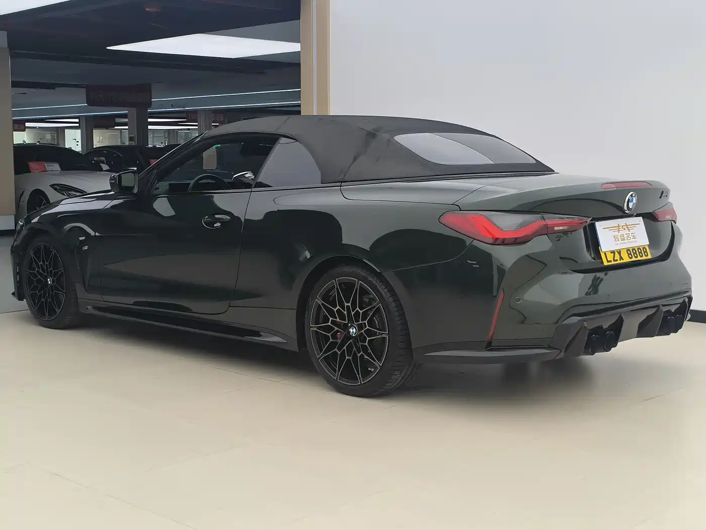 BMW 4 Series 2023 425i Convertible M Sport Shadowline Package фото 14