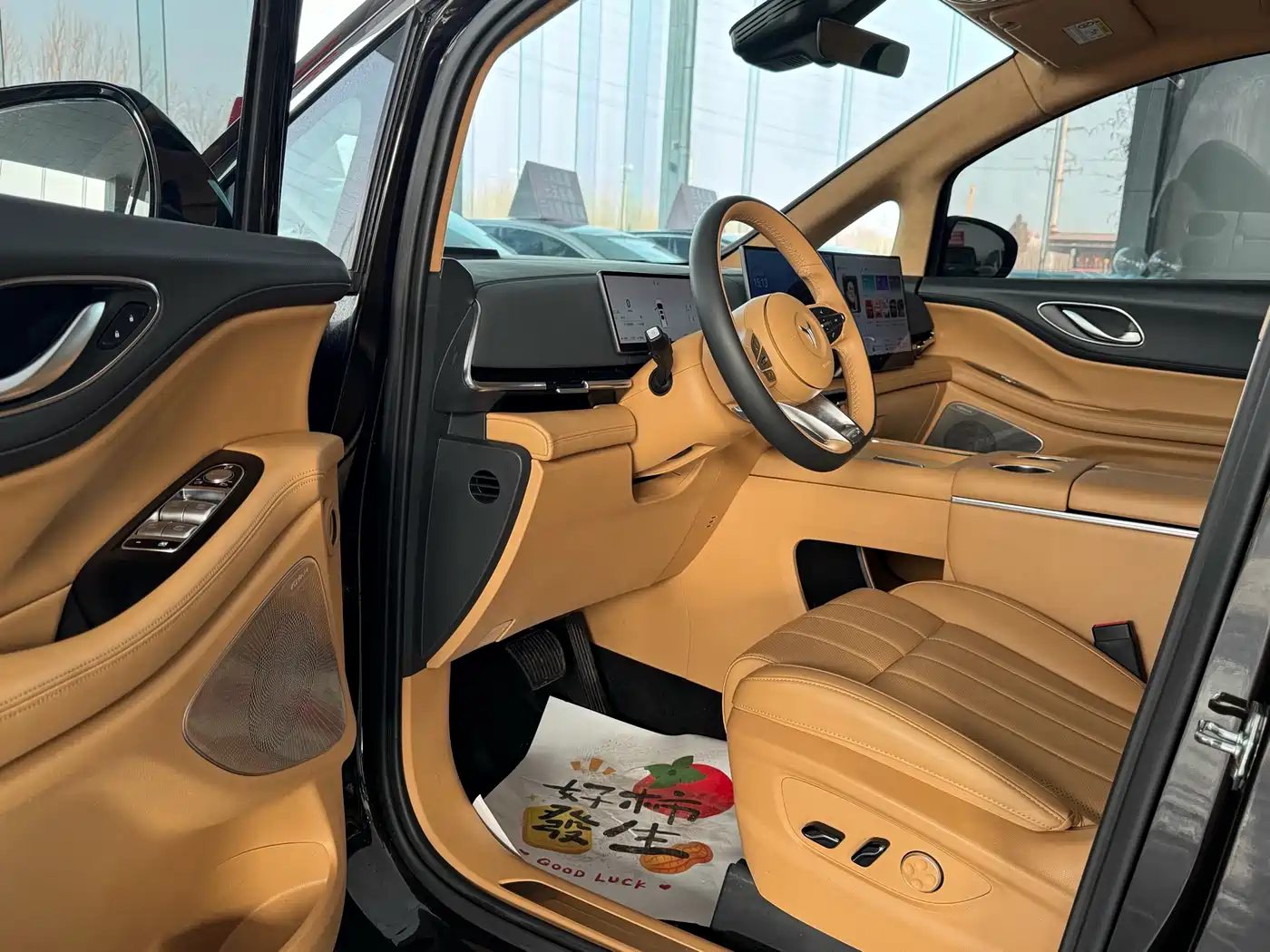 Voyah Auto Voyah Dreamer 2025 PHEV AWD Flagship Kunpeng Edition фото 4
