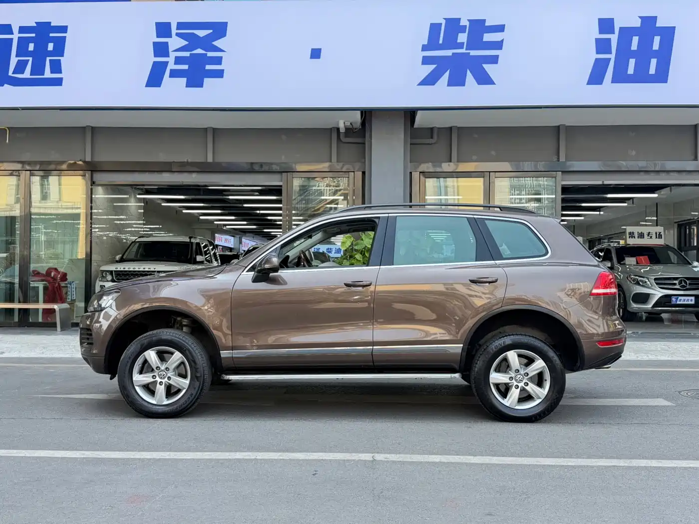 Volkswagen Touareg 2011 3.0TDI Diesel Comfort фото 11