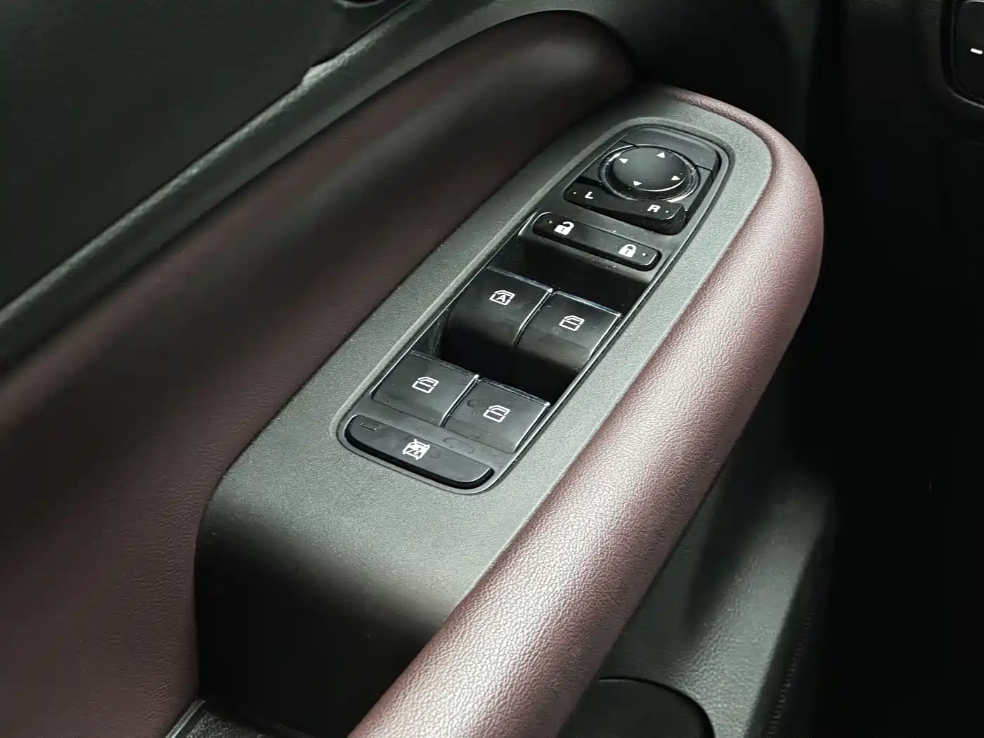 GAC Trumpchi Trumpchi M6 2023 PRO 270T DCT Elite Edition фото 21
