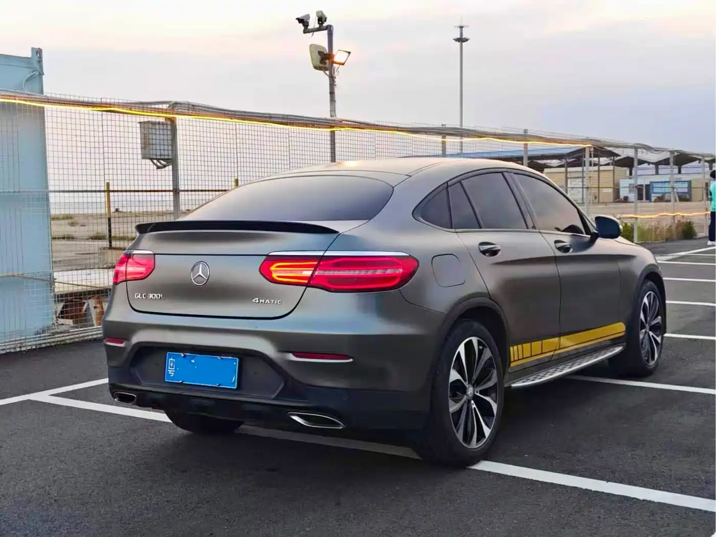 Mercedes-Benz GLC Coupe 2017 GLC 260 4MATIC Coupe SUV фото 4