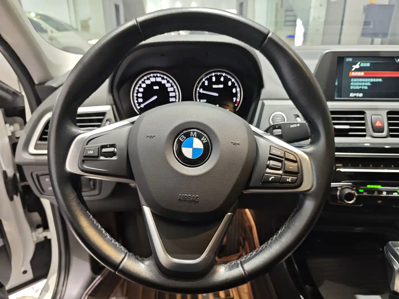 BMW 1 Series 2017 118i Sport фото 15