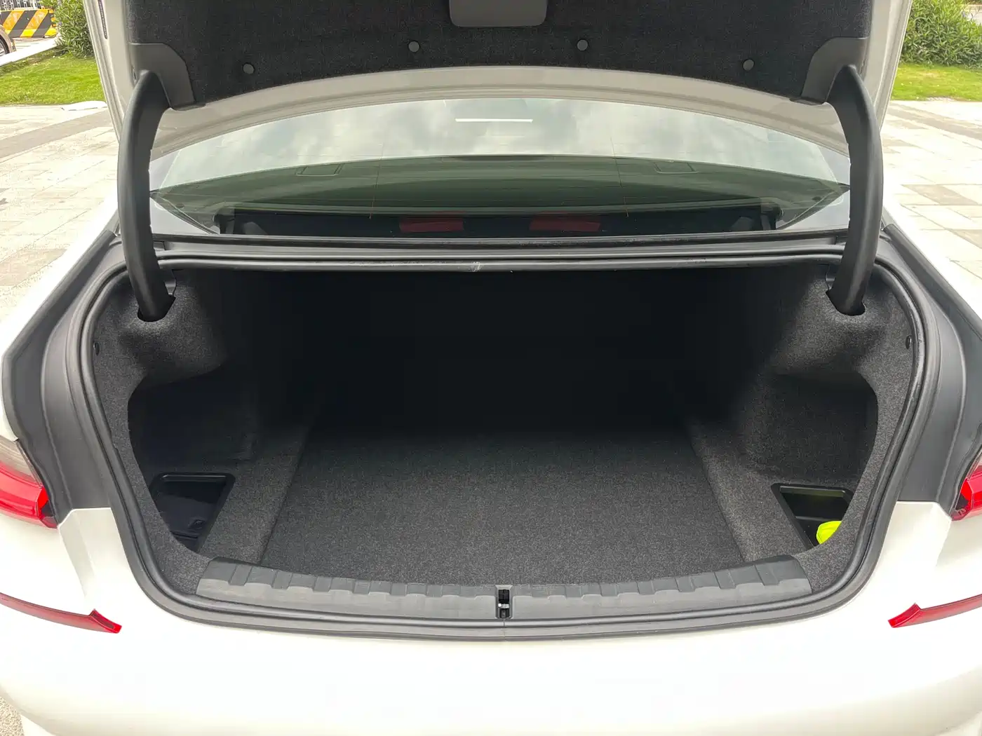 BMW 3 Series 2020 325Li M Sport Package фото 21