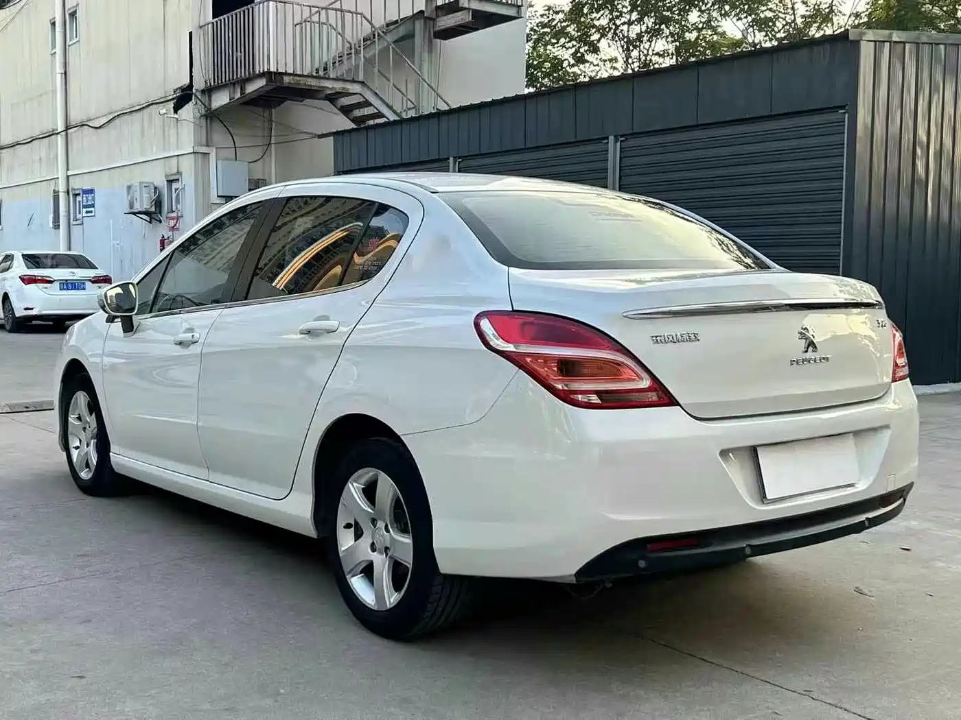 Peugeot 308 2013 Model 1.6L Automatic Superior Style фото 9