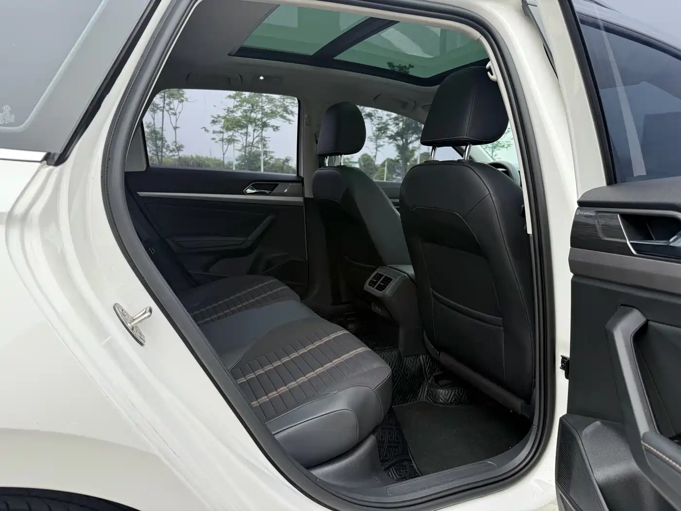 Volkswagen Lavida 2019 Hatchback 200TSI DSG Comfort Edition China VI фото 13
