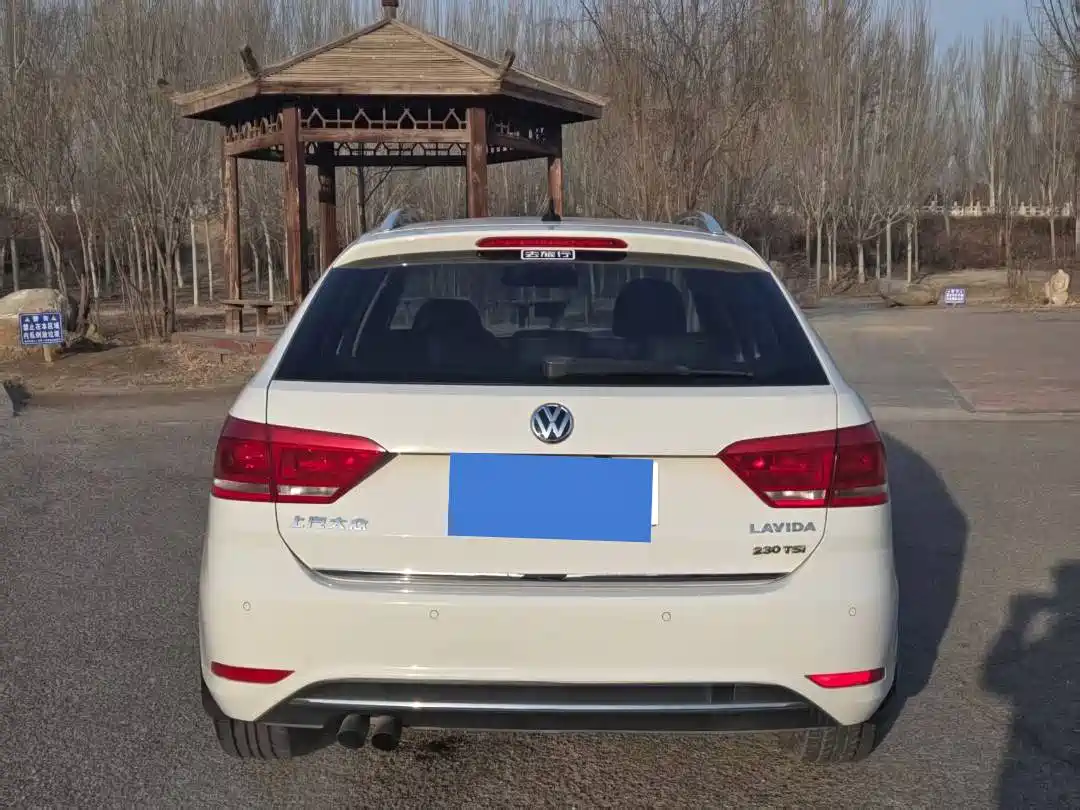 Volkswagen Lavida Tour 2017 230TSI DSG Comfort Edition фото 5