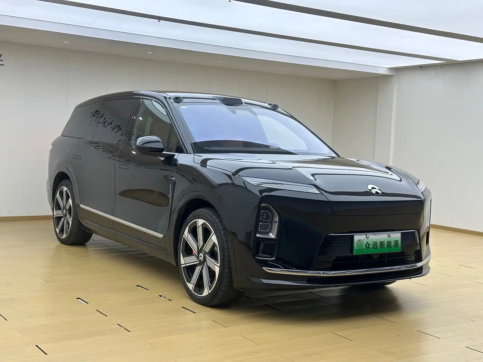 Фото 3 - NIO ES8