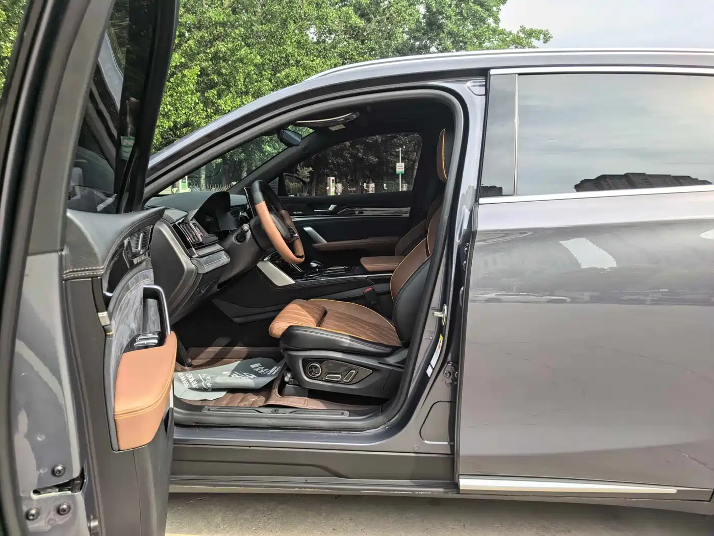 BYD Tang New Energy 2021 DM-i 112KM Honor фото 8