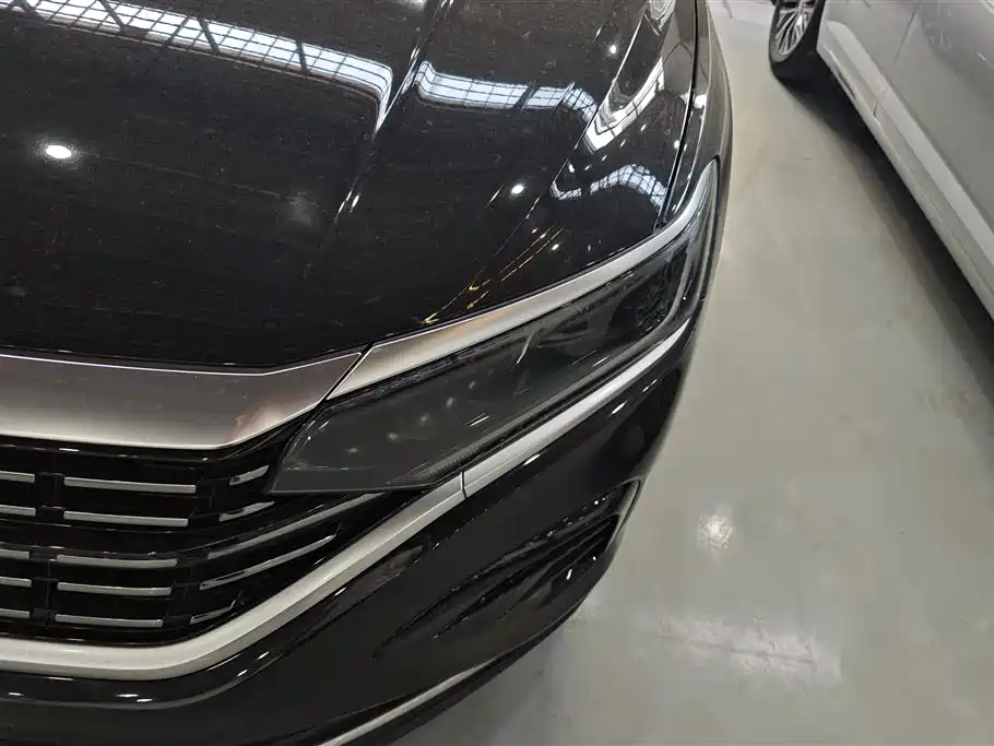 Volkswagen Passat 2022 330TSI Luxury Edition фото 5