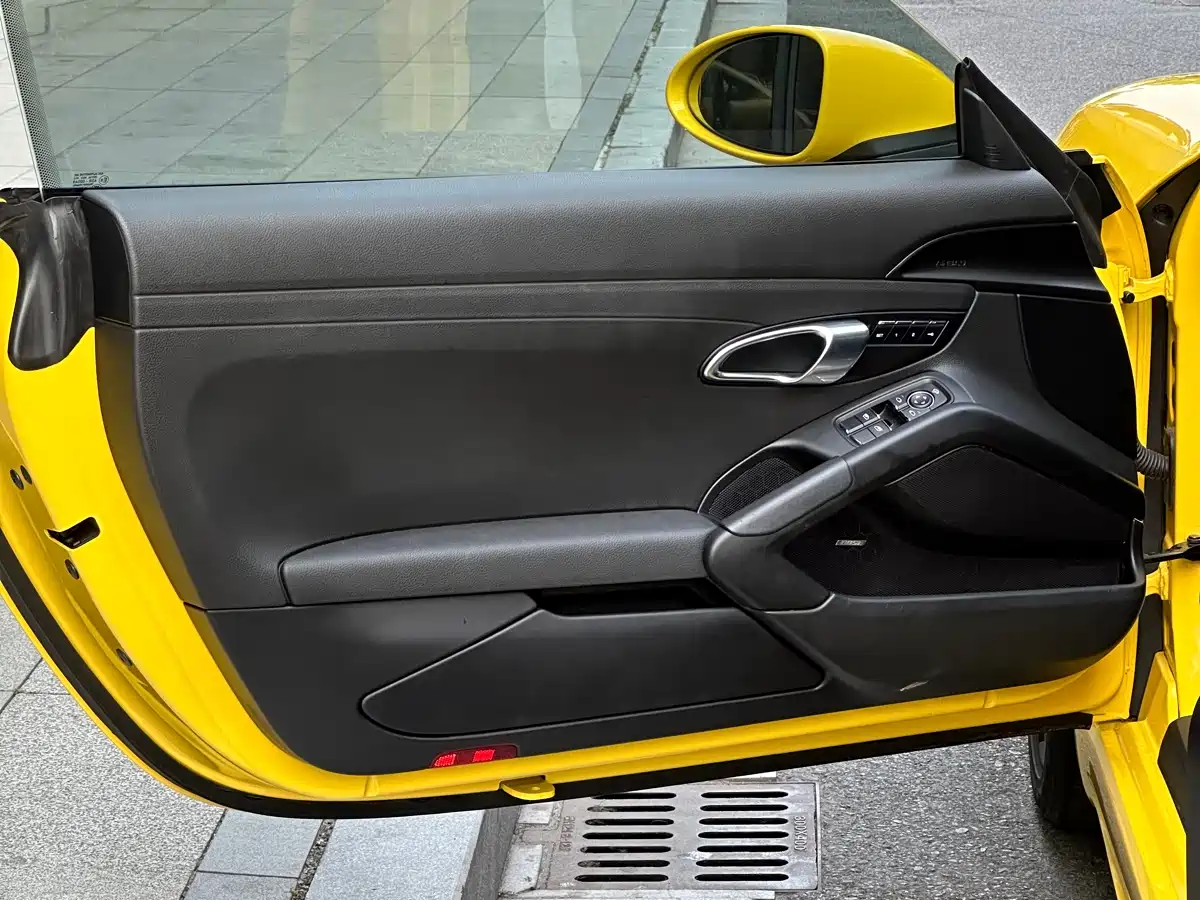 Porsche 718 2018 Cayman 2.0T фото 22