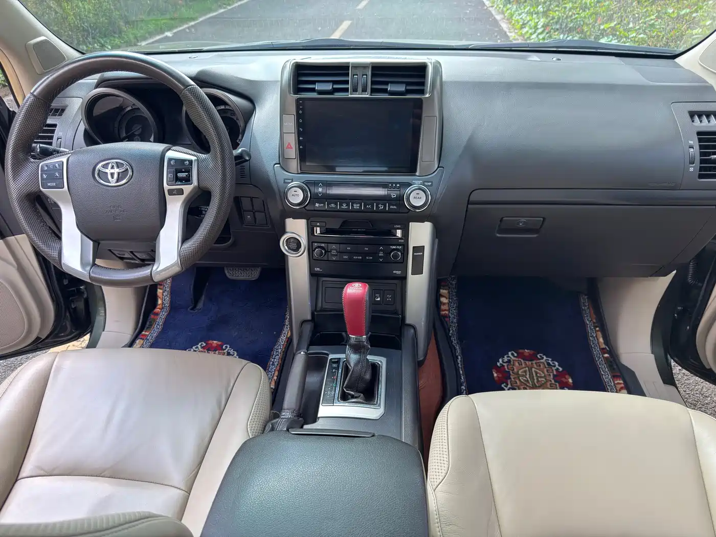 Photo 13 - Toyota Prado
