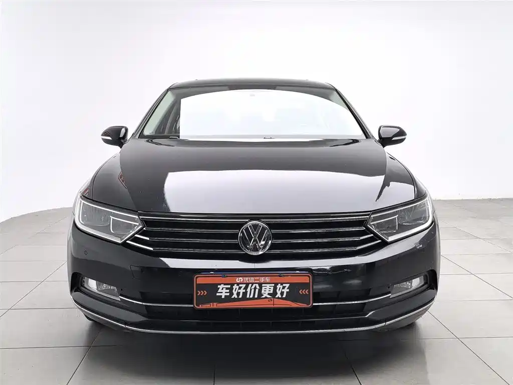 Volkswagen Magotan 2018 280TSI DSG Comfort фото 3
