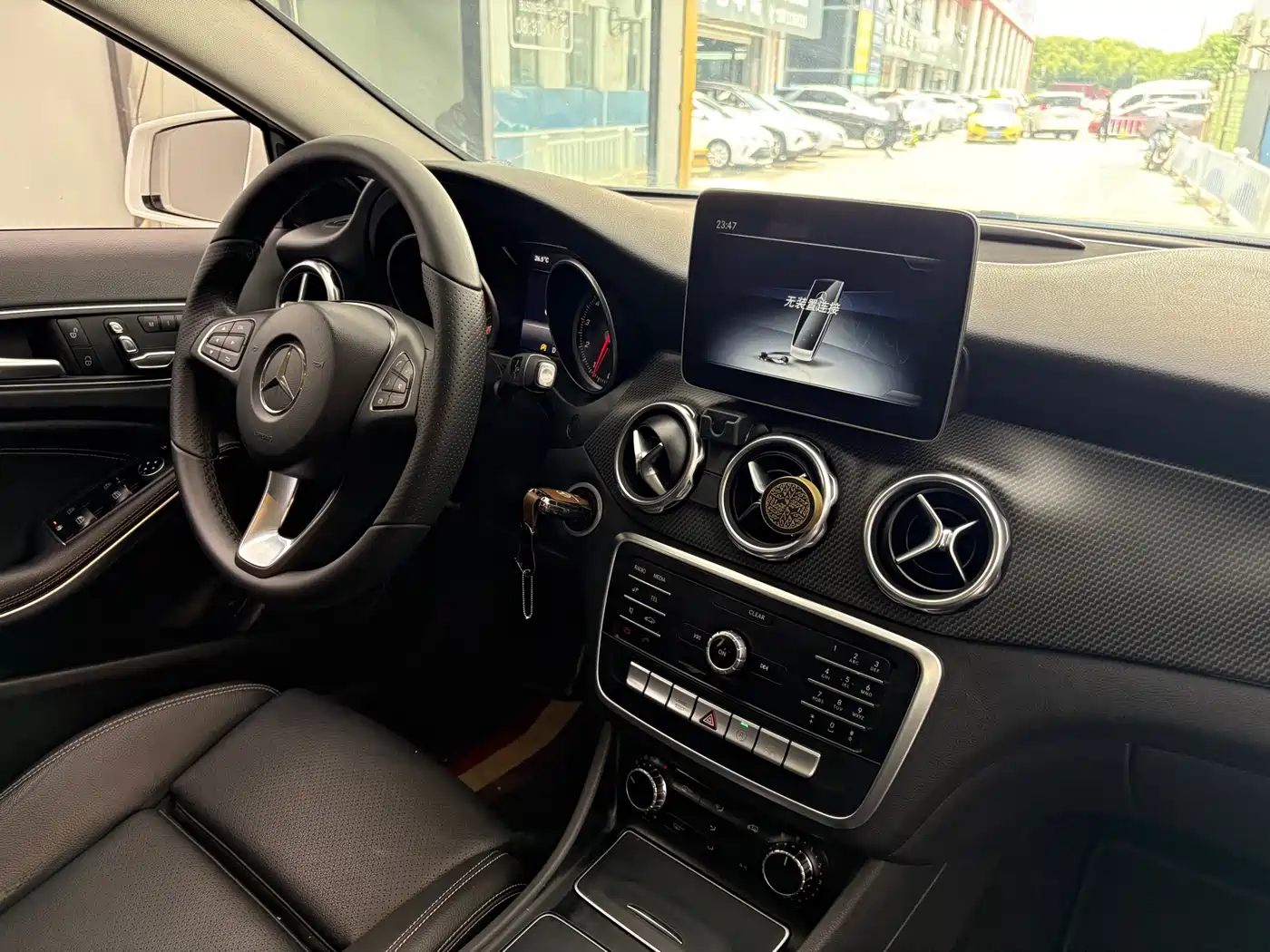 Mercedes-Benz GLA 2018 GLA 200 Dynamic фото 15
