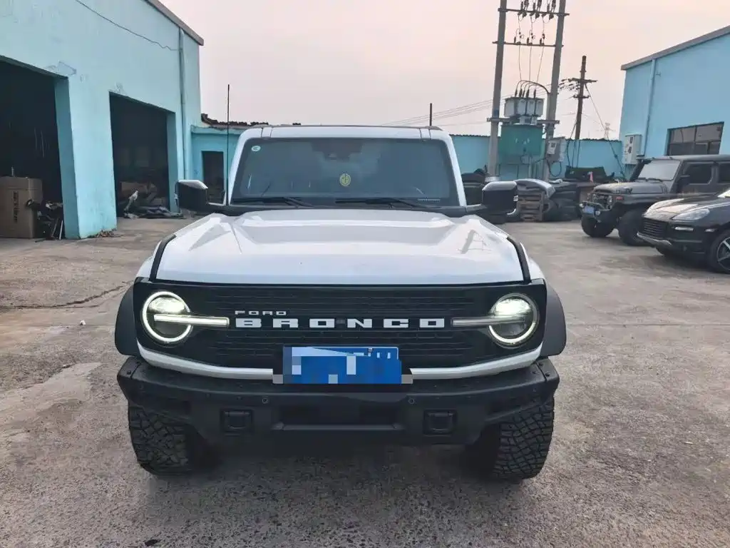 Ford Bronco 2025 2024 2.3T Badlands