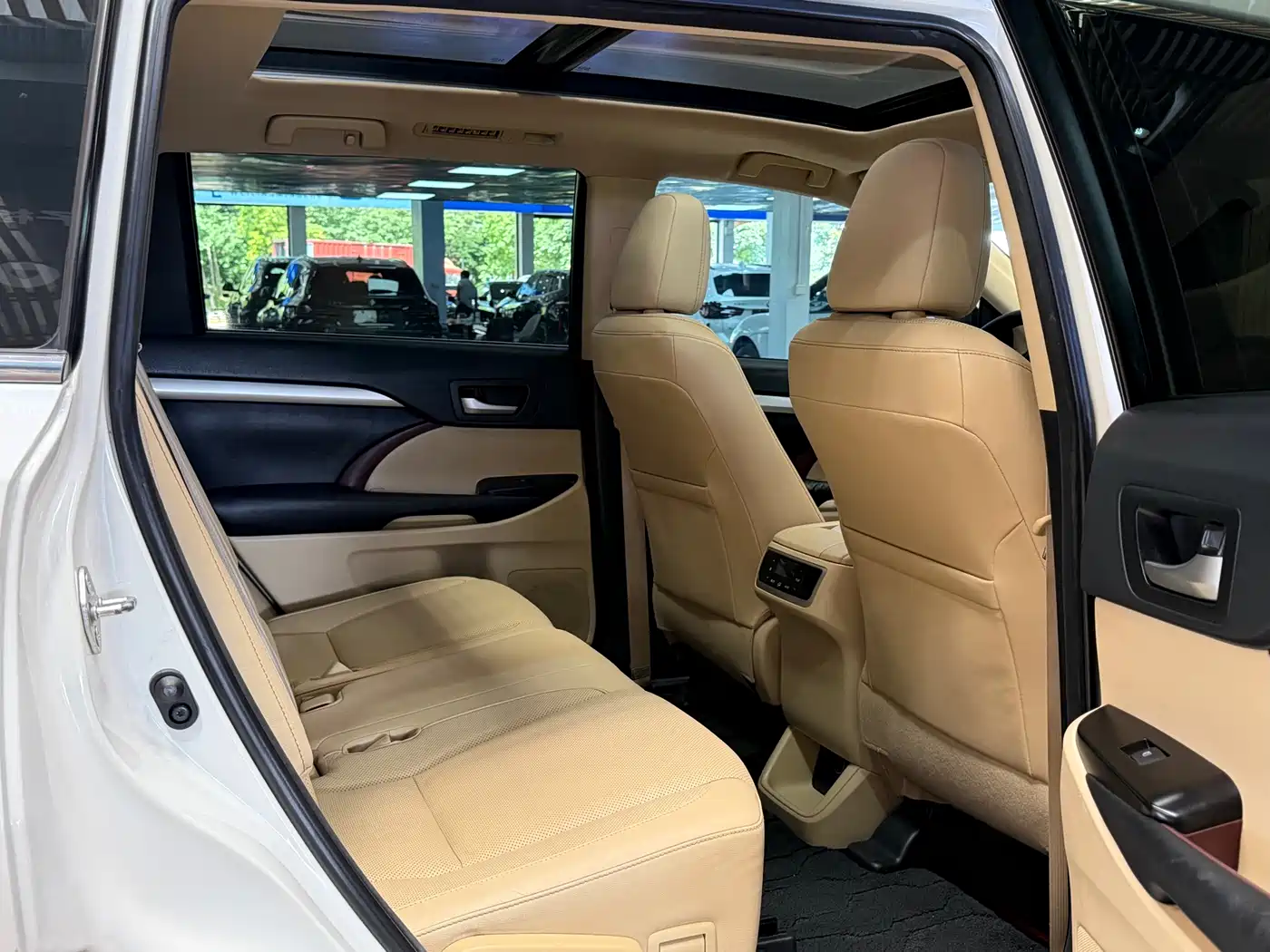 Toyota Highlander 2015 2.0T AWD Luxury Edition 7-seater фото 12