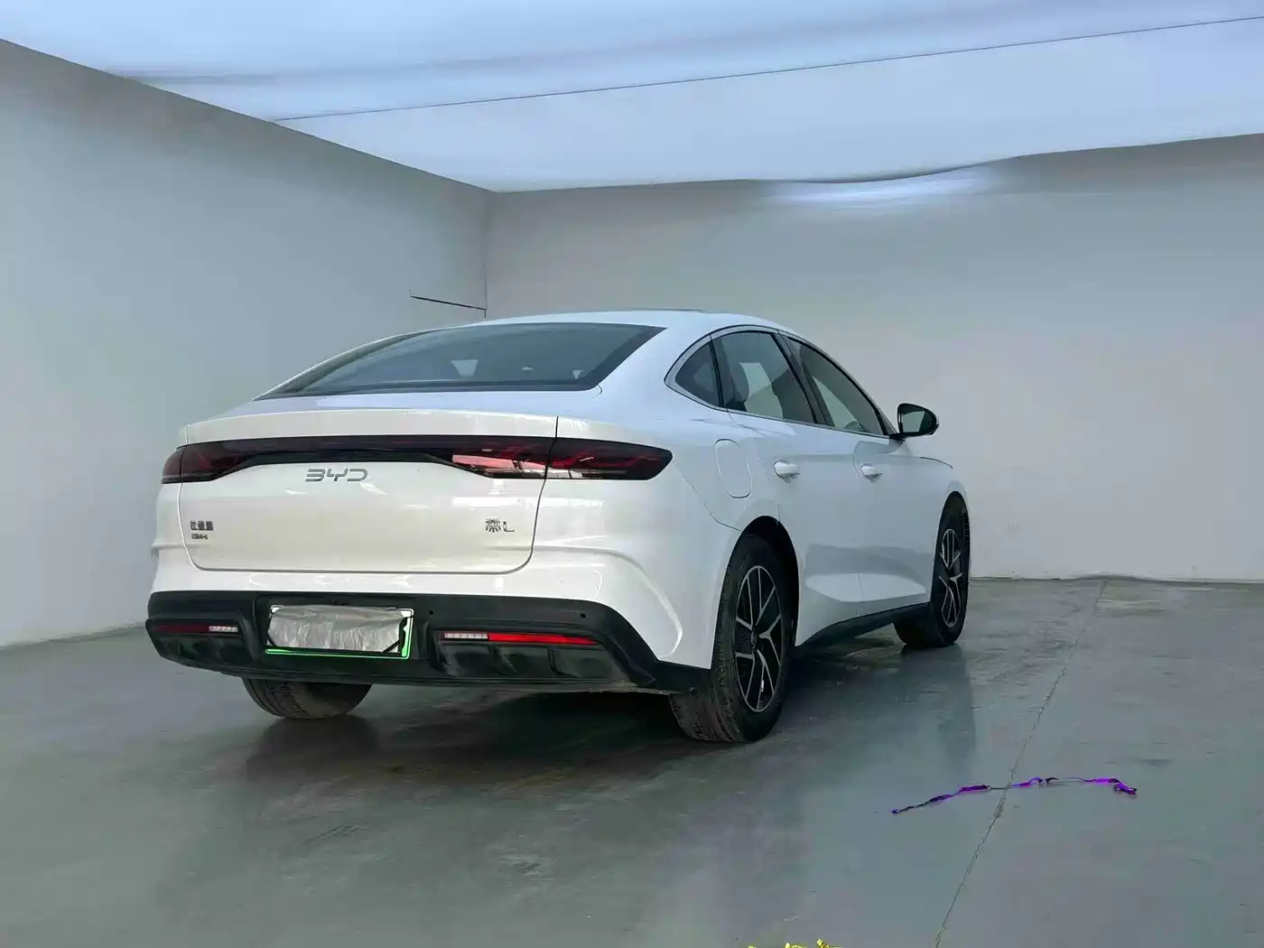 BYD Qin L 2024 DM-i 120KM Superior Edition фото 9