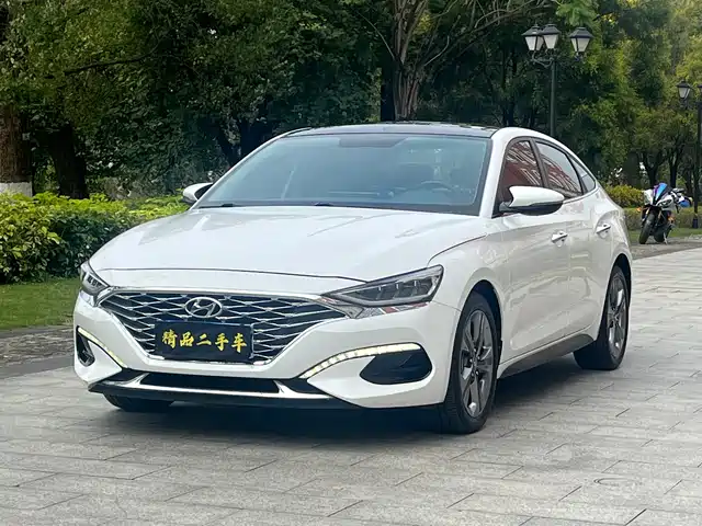 HYUNDAI FESTA
