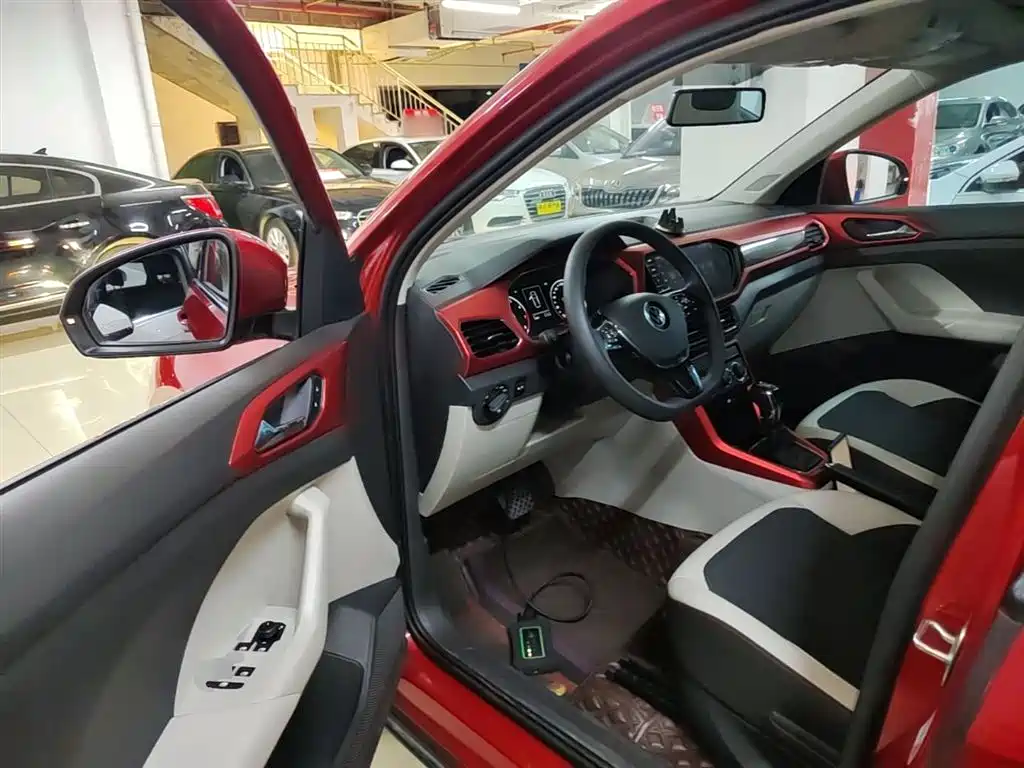 Volkswagen T-Cross 2021 1.5L Auto Comfort Edition фото 16