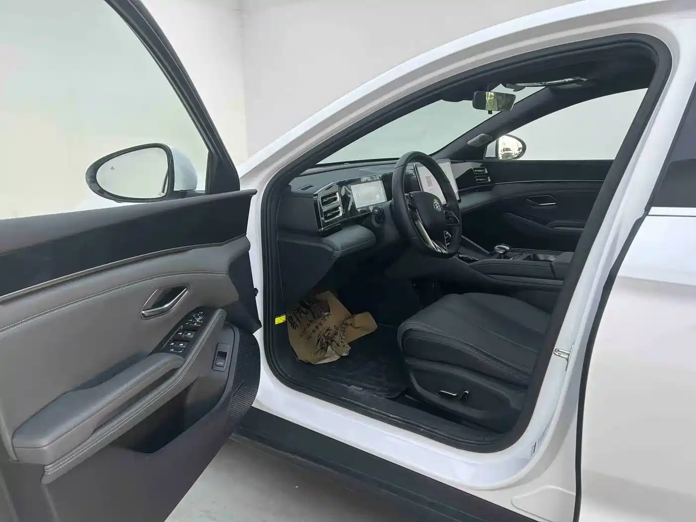 BYD Qin L 2024 DM-i 120KM Superior Edition фото 6