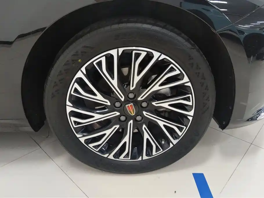 Hongqi H5 2024 2.0T Automatic Smart Connect Flag Smooth Edition фото 6